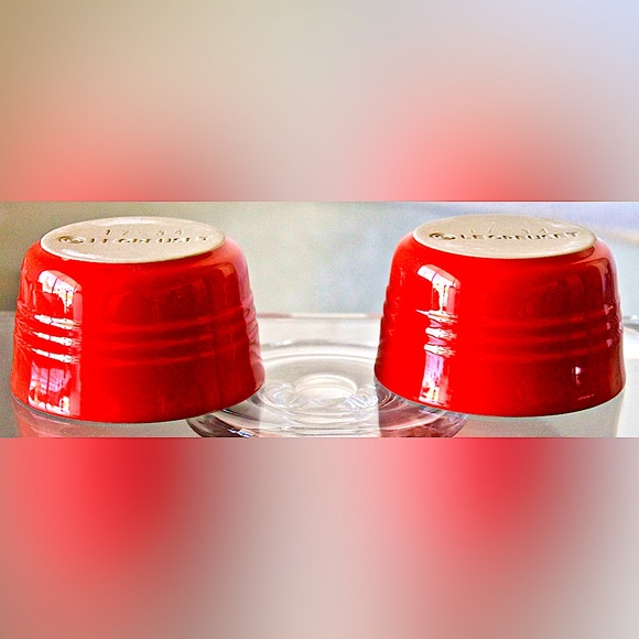 LE CREUSET POTERIE RED FRENCH RAMEKINS STONEWARE SET OF 2 NEW - Picture 3 of 5